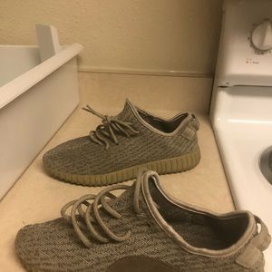Yeezy boosts great condition.